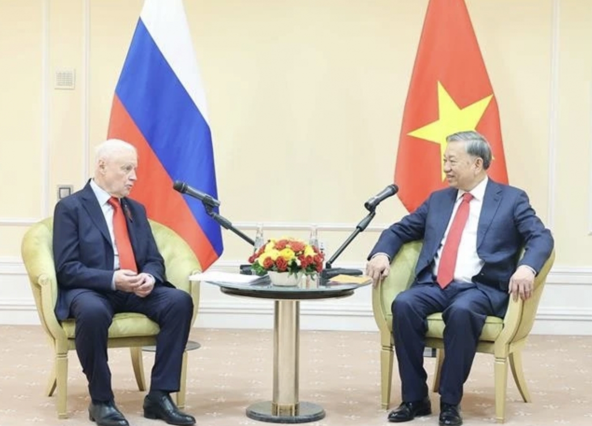 General Secretary To Lam meets with Russian Party leader